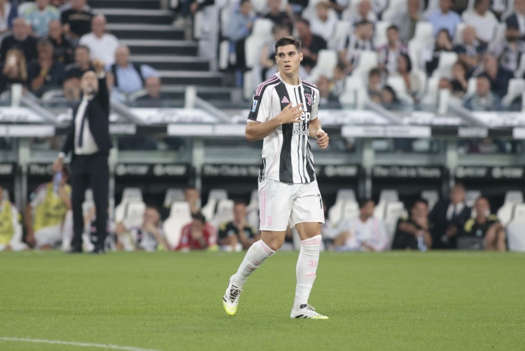 江南体育下载-记者：帕尔马提出租借阿季奇，球员希望留在尤文争取机会